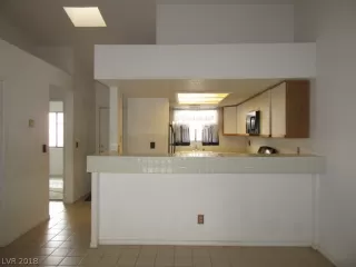 Photo #5: 2057963 Listing 