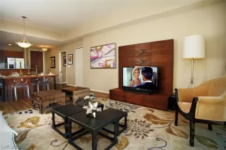 Photo #4: 2057969 Listing