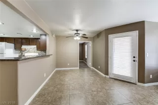 Photo #4: 2057981 Listing