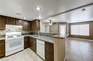 Photo #6: 2057981 Listing