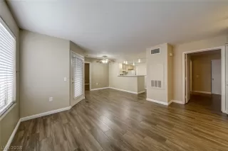 Photo #4: 2057988 Listing 