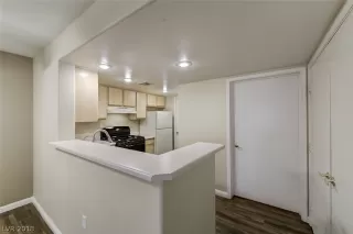 Photo #6: 2057988 Listing 