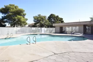 Photo #2: 2058073 Listing 