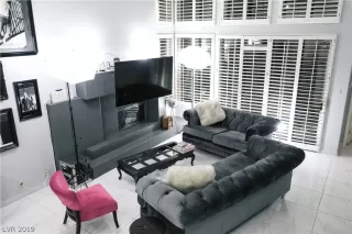 Photo #3: 2058161 Listing