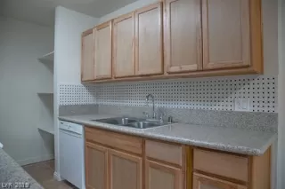 Photo #2: 2058174 Listing 