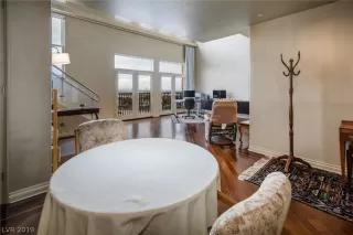 Photo #4: 2058198 Listing