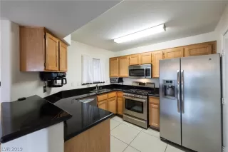 Photo #5: 2058257 Listing 