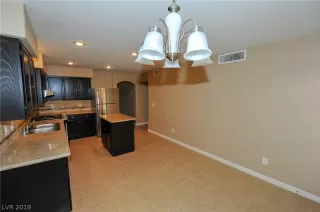 Photo #4: 2058268 Listing