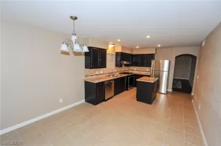 Photo #5: 2058268 Listing