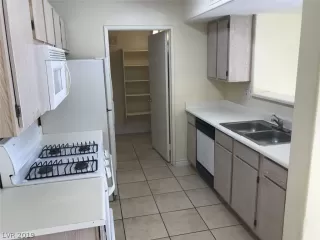 Photo #3: 2058334 Listing 