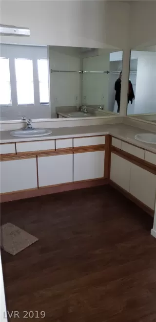 Photo #6: 2058384 Listing 