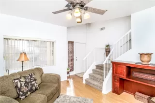 Photo #5: 2058394 Listing