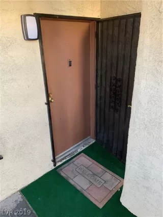 Photo #3: 2058480 Listing 