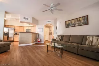 Photo #4: 2058488 Listing