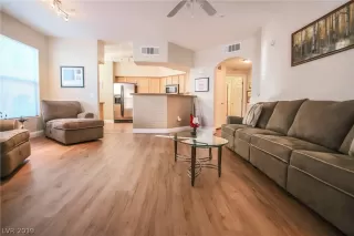 Photo #5: 2058488 Listing