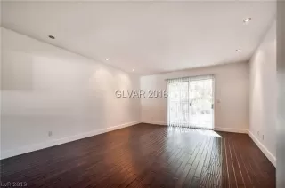 Photo #6: 2058536 Listing 