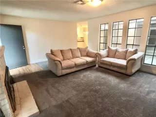 Photo #6: 2058690 Listing 