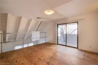 Photo #5: 2058845 Listing