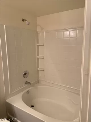 Photo #5: 2058850 Listing 