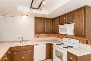 Photo #2: 2058948 Listing 