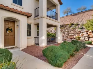 Photo #2: 2058998 Listing