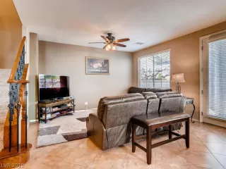 Photo #3: 2058998 Listing