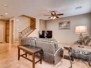 Photo #4: 2058998 Listing