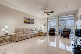 Photo #2: 2059139 Listing