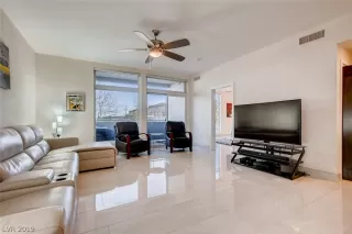 Photo #3: 2059139 Listing