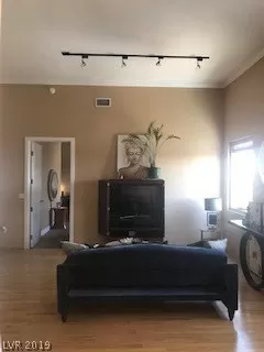 Photo #5: 2059145 Listing 