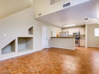 Photo #2: 2059174 Listing 