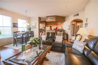 Photo #6: 2059242 Listing 