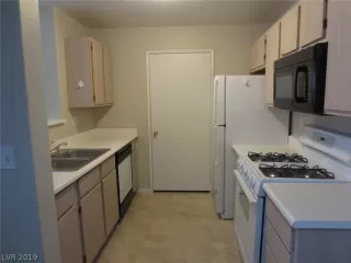 Photo #5: 2059254 Listing