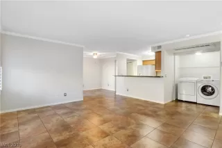 Photo #4: 2059299 Listing 