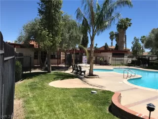 Photo #5: 2059361 Listing 