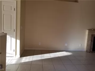 Photo #1: 2059545 Listing 