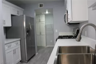 Photo #6: 2059584 Listing