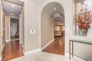 Photo #6: 2059671 Listing