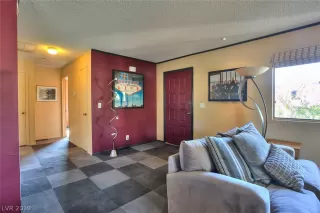 Photo #6: 2059822 Listing