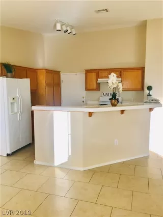 Photo #6: 2059901 Listing