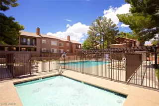 Photo #2: 2059913 Listing 