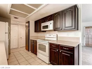 Photo #4: 2059937 Listing