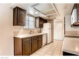 Photo #5: 2059937 Listing