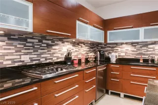 Photo #2: 2059955 Listing