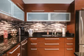 Photo #3: 2059955 Listing