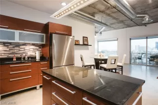 Photo #4: 2059955 Listing