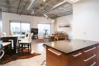 Photo #5: 2059955 Listing