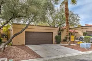 Photo #4: 2059959 Listing