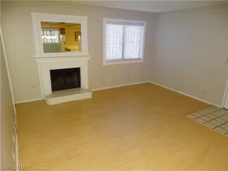 Photo #4: 2059979 Listing 