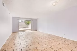 Photo #1: 2059990 Listing